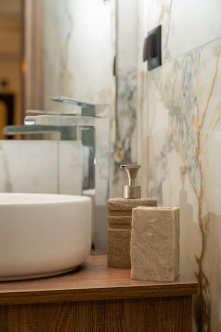 Dema Luxury Suites - Perikleous E6 Atene Esterno foto