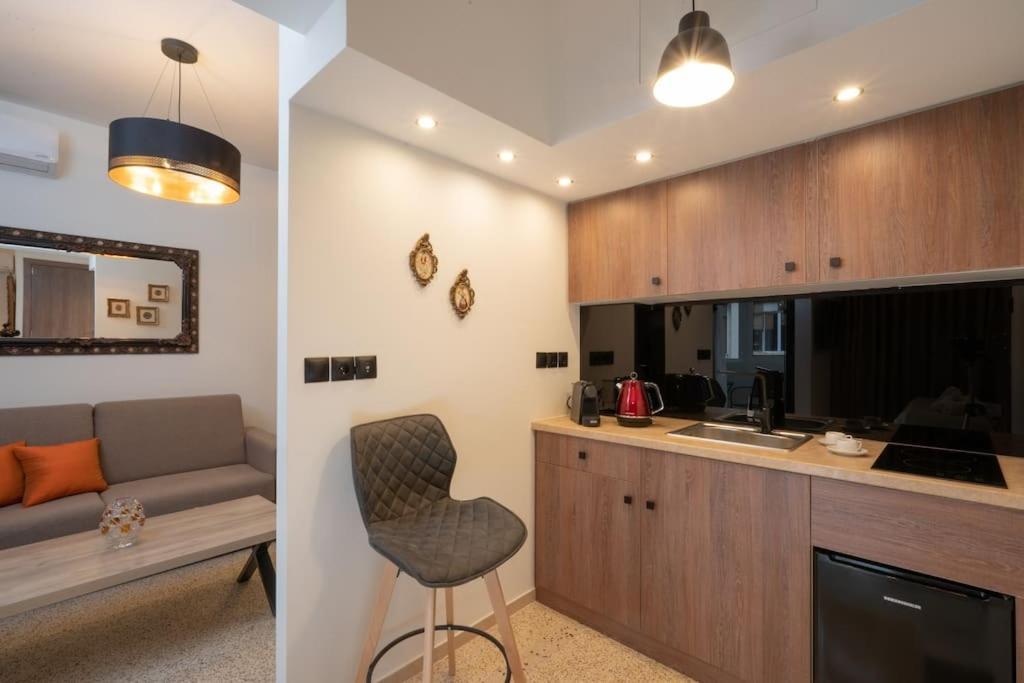 Dema Luxury Suites - Perikleous E6 Atene Esterno foto
