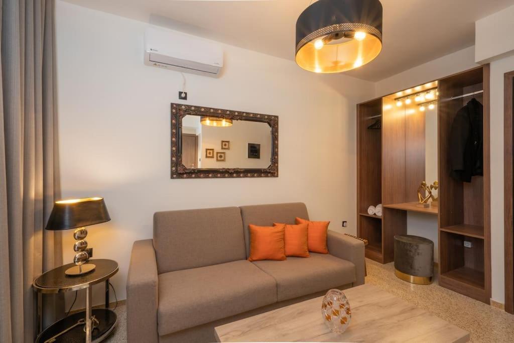 Dema Luxury Suites - Perikleous E6 Atene Esterno foto